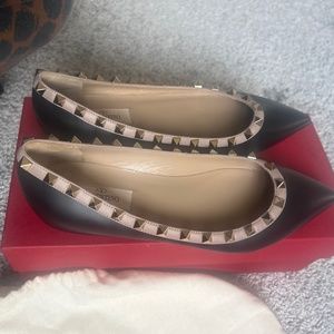 Authentic Valentio stud ballet flats